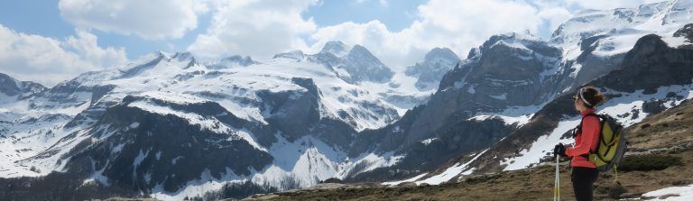 Ibón de Estanés desde Sansanet, con raquetas Portada